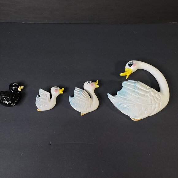 Vintage Kitschy Home Interiors Ugly Duckling Chalk Ware Wall Decor - Picture 1 of 9